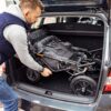 Składany wózek rehabilitacyjny Comfort mieszczący się w samochodzie